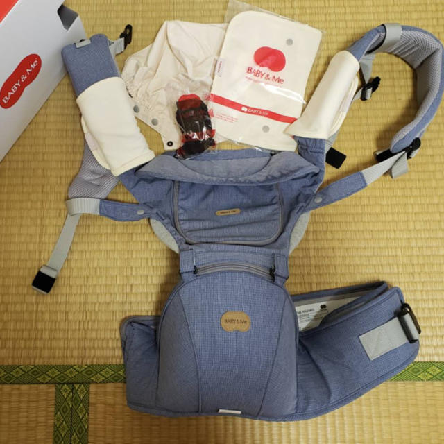 BABYBJORN(ベビービョルン)の【杏さま専用】ベイビーアンドミー ヒップシートキャリア キッズ/ベビー/マタニティの外出/移動用品(抱っこひも/おんぶひも)の商品写真