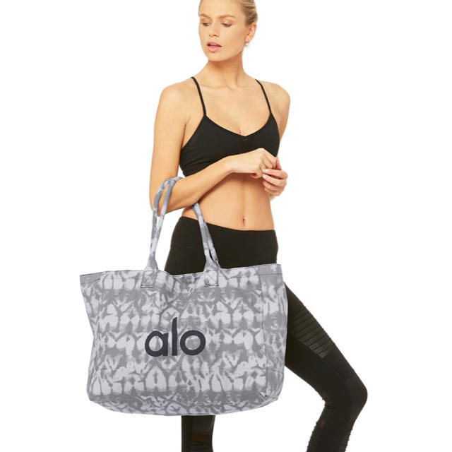 lululemon(ルルレモン)のalo yoga bag  トートバック 新品未使用 レディースのバッグ(トートバッグ)の商品写真