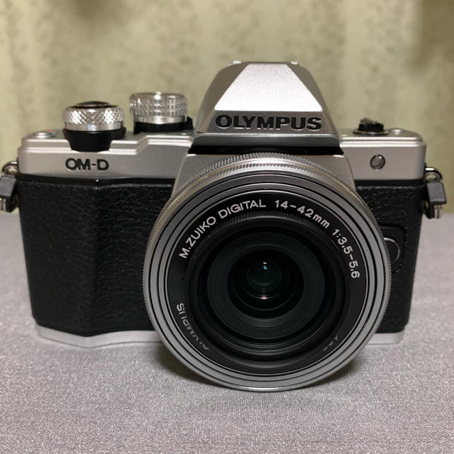 OLYMPUS(オリンパス)のオリンパス E-M10 Mark2 & 14-42mmパンケーキレンズ スマホ/家電/カメラのカメラ(ミラーレス一眼)の商品写真