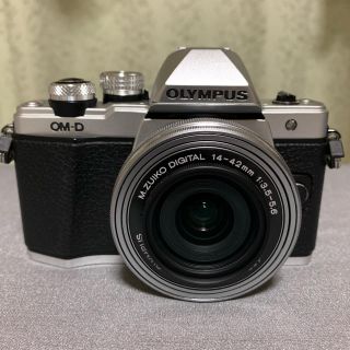 オリンパス(OLYMPUS)のオリンパス E-M10 Mark2 & 14-42mmパンケーキレンズ(ミラーレス一眼)