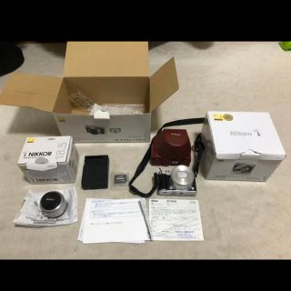 ニコン(Nikon)のNikon NIKON 1 J5 ダブルレンズキット SILVER(ミラーレス一眼)