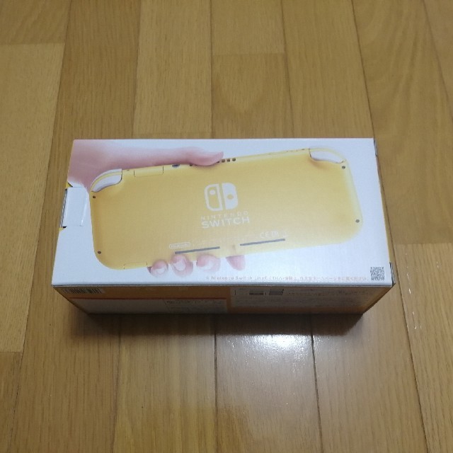 Nintendo Switch(ニンテンドースイッチ)のニンテンドースイッチライト Nintendo Switch Lite イエロー エンタメ/ホビーのゲームソフト/ゲーム機本体(家庭用ゲーム機本体)の商品写真