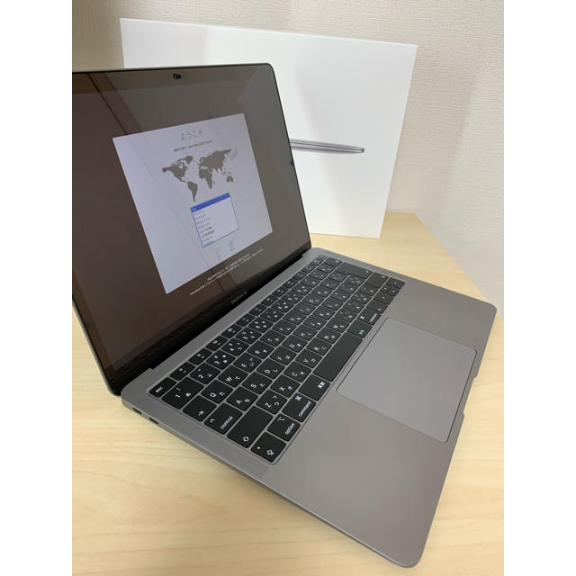 Apple(アップル)の新型MacBook Air (2018) 128GB SSD スペースグレイ スマホ/家電/カメラのPC/タブレット(ノートPC)の商品写真