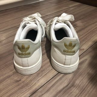 アディダス(adidas)のスニーカー(スニーカー)