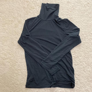 ジーユー(GU)の黒　タートルネック(Tシャツ/カットソー(七分/長袖))