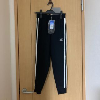 アディダス(adidas)のadidas ラインパンツ　新品(カジュアルパンツ)