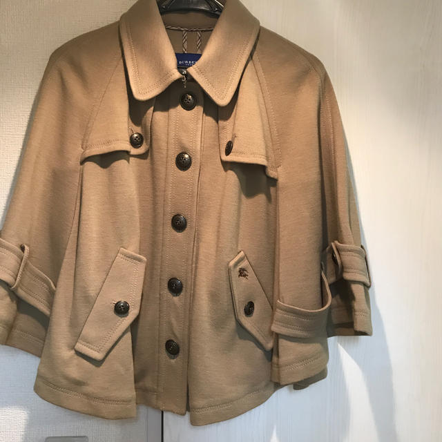 BURBERRY BLUE LABEL(バーバリーブルーレーベル)の美品　バーバリー ポンチョ レディースのジャケット/アウター(ポンチョ)の商品写真