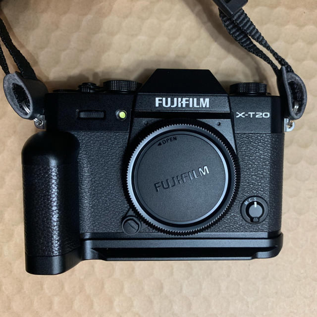 富士フイルム(フジフイルム)のFUJIFILM X-T20  スマホ/家電/カメラのカメラ(ミラーレス一眼)の商品写真