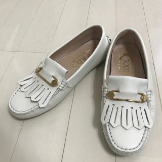 トッズ(TOD'S)のTOD’S ドライビングシューズ　限定デザイン(スリッポン/モカシン)