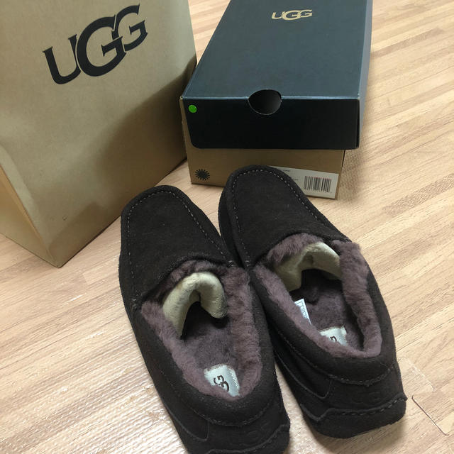 UGG(アグ)のUGG アグ　モカシン　スリッポン　更にお値下げ！ レディースの靴/シューズ(スリッポン/モカシン)の商品写真