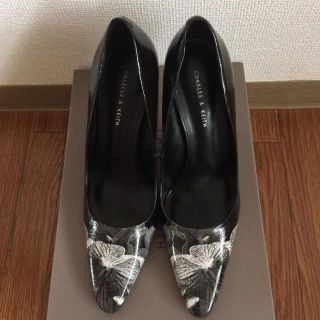 チャールズアンドキース(Charles and Keith)の★美品★チャールズ&キースパンプス(ハイヒール/パンプス)