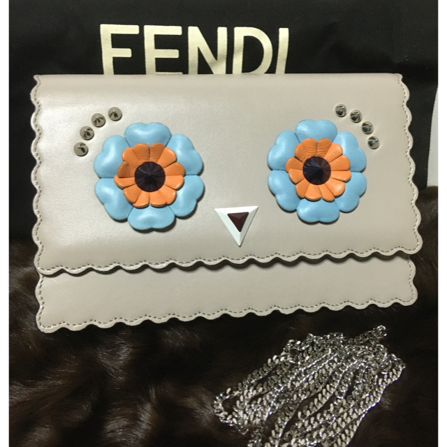 FENDI(フェンディ)のMou♡様専用【美品】FENDI 財布内蔵ミニバッグ　モンスター レディースのバッグ(ショルダーバッグ)の商品写真