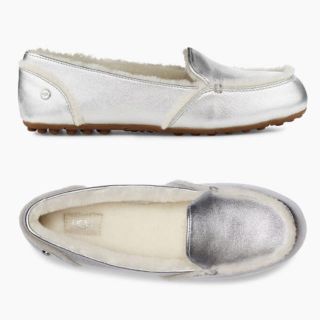 アグ モカシン(シルバー/銀色系)の通販 33点 | UGGを買うならラクマ