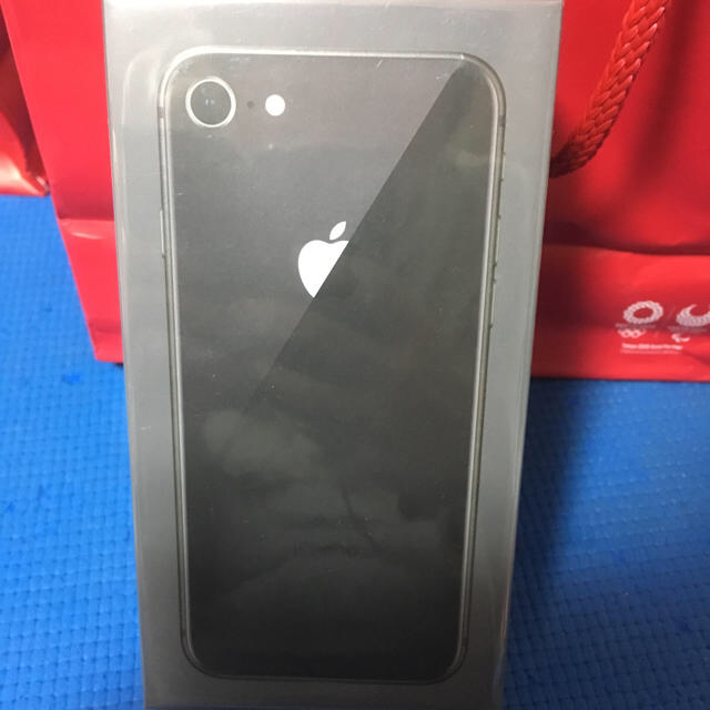 海外販売× 【新品未開封】iPhone 8 64GB スペースグレイ 灰 SIMロック ...
