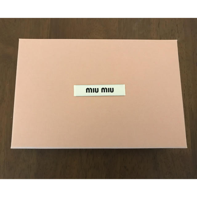 miumiu(ミュウミュウ)の【新品】ミュウミュウ ピンク折り財布 miumiu madras 5ML014 レディースのファッション小物(財布)の商品写真