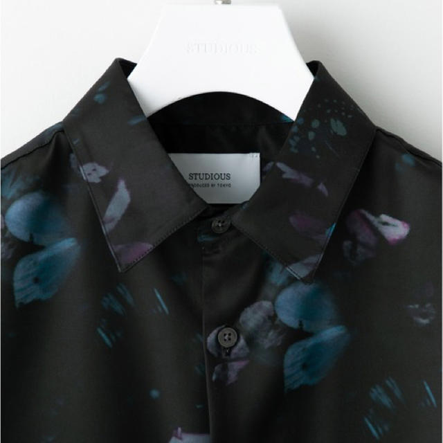 STUDIOUS(ステュディオス)の【値下げ】新品 STUDIOUS ダークフラワービッグシルエットシャツver.2 メンズのトップス(シャツ)の商品写真