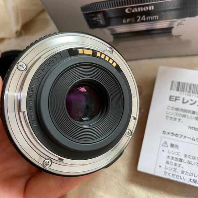 Canon(キヤノン)のcanon efs24mm f2.8 stm スマホ/家電/カメラのカメラ(レンズ(単焦点))の商品写真