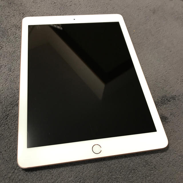 iPad - Wi-Fiモデル iPad9.7インチ 第6世代 32GB ゴールド Dの通販 by あいぱぱ's shop｜アイパッドならラクマ