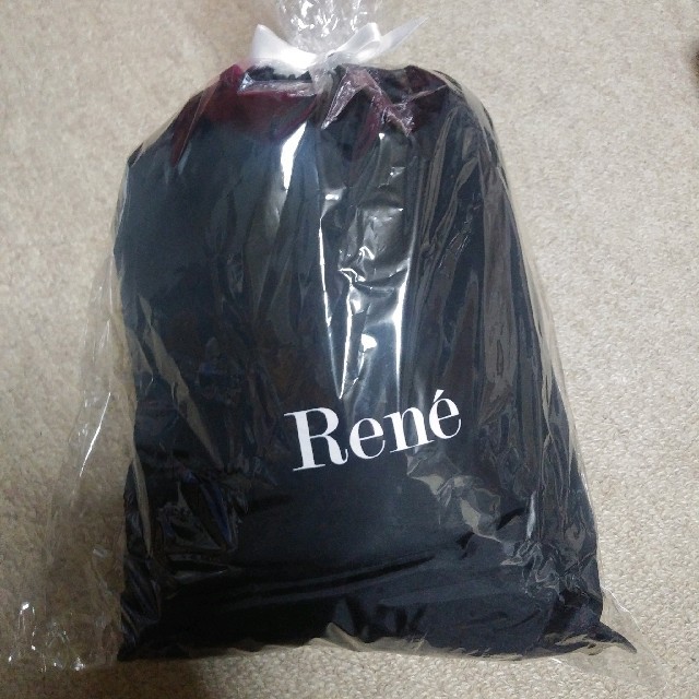 René(ルネ)のRene パッカブルブランケット エンタメ/ホビーのコレクション(ノベルティグッズ)の商品写真