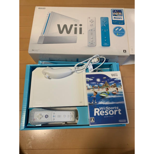 Wii(ウィー)の【マッチさま専用】wii本体,wiiスポーツリゾート エンタメ/ホビーのゲームソフト/ゲーム機本体(家庭用ゲーム機本体)の商品写真