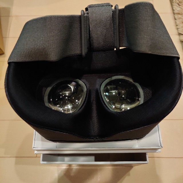 Daydream View スマホ/家電/カメラのスマホアクセサリー(その他)の商品写真