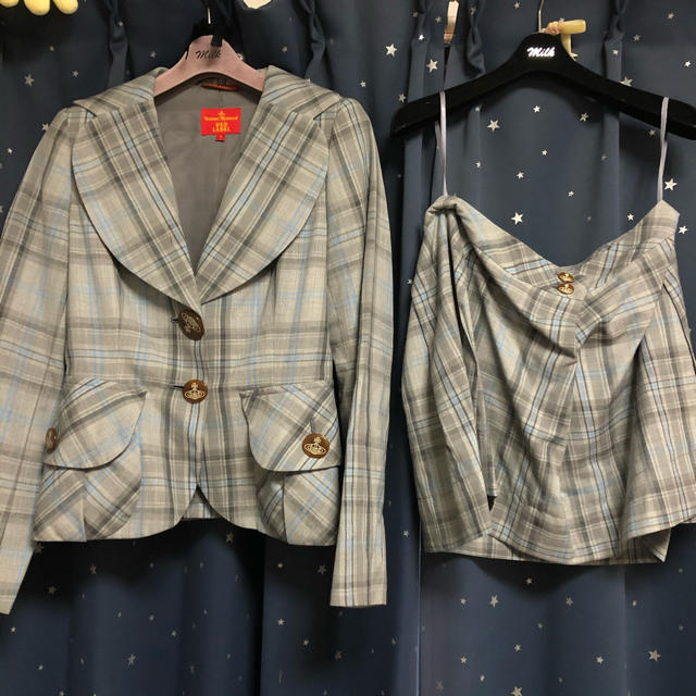 Vivienne Westwood(ヴィヴィアンウエストウッド)のちゃ様専用 レディースのジャケット/アウター(テーラードジャケット)の商品写真