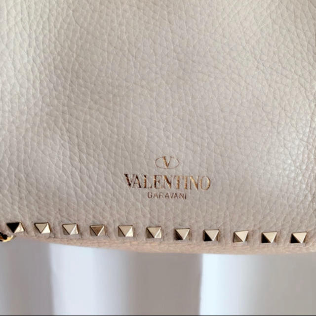 VALENTINO(ヴァレンティノ)のVALENTINOスタッズトート レディースのバッグ(トートバッグ)の商品写真