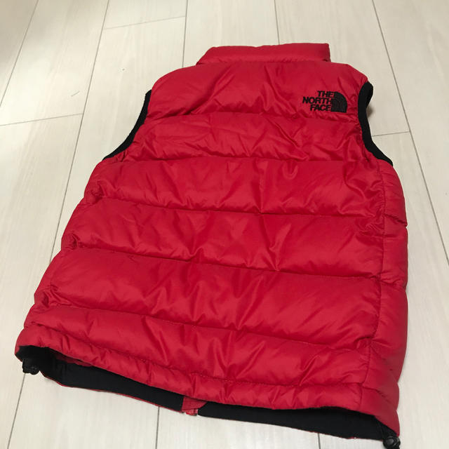 THE NORTH FACE(ザノースフェイス)のノースフェイス　キッズ　ダウンベスト　120サイズ キッズ/ベビー/マタニティのキッズ服男の子用(90cm~)(ジャケット/上着)の商品写真