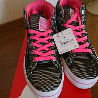 プーマ(PUMA)のPUMA 24.5cm ミドルカット pinkスニーカー(スニーカー)