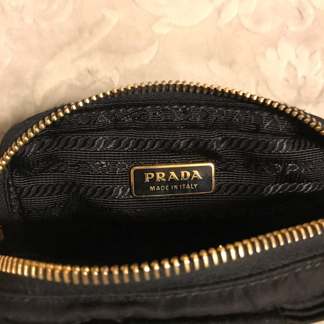 PRADA リボンポーチ　ギャランティー付属　ブラック