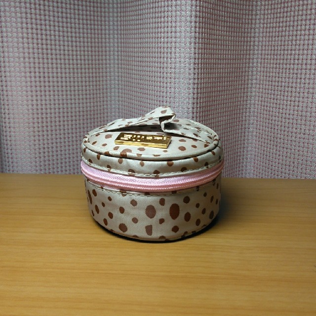 SWATi(スワティ)のイチゴの香りのキャンドル&プチバニティ(2点セット) コスメ/美容のリラクゼーション(キャンドル)の商品写真