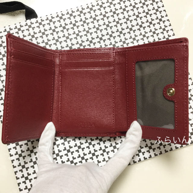 Furla(フルラ)の【新品】フルラ CLASSIC S TRIFOLD レザー 三つ折り財布　レッド レディースのファッション小物(財布)の商品写真