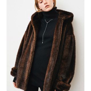 アクネ(ACNE)のCLANE HOOD FUR COAT(毛皮/ファーコート)