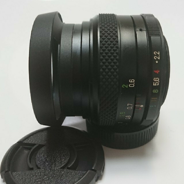 富士フイルム(フジフイルム)のフード付き！バブルボケ！FUJINON 55mm f2.2 スマホ/家電/カメラのカメラ(レンズ(単焦点))の商品写真