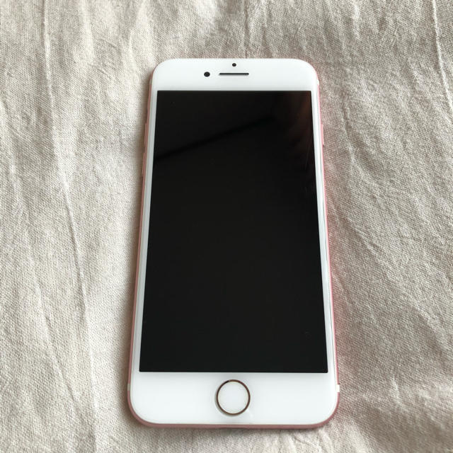 Apple(アップル)のiPhone7 Rosegold 128GB スマホ/家電/カメラのスマートフォン/携帯電話(スマートフォン本体)の商品写真