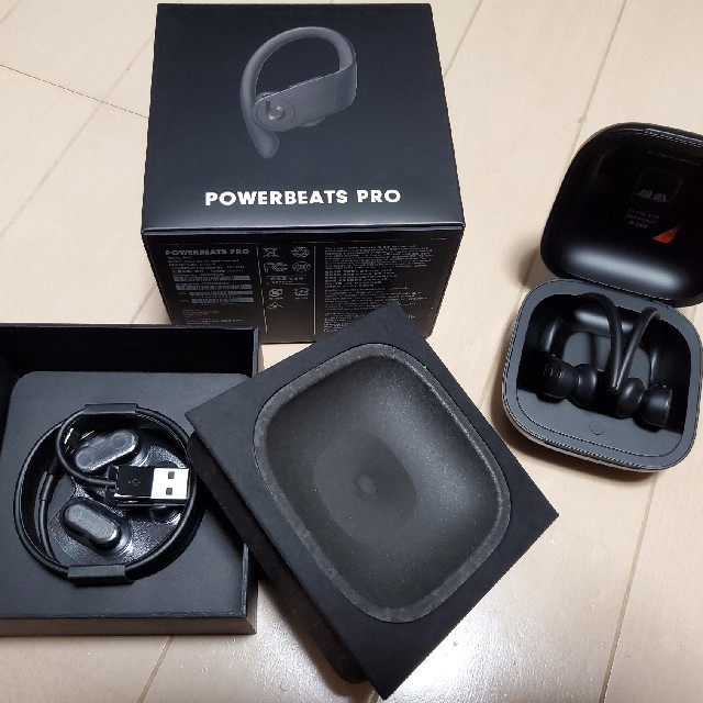 Beats by Dr Dre(ビーツバイドクタードレ)の【ほぼ未使用】Powerbeats Pro スマホ/家電/カメラのオーディオ機器(ヘッドフォン/イヤフォン)の商品写真