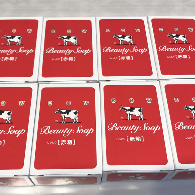 牛乳石鹸(ギュウニュウセッケン)の牛乳石鹸 赤箱 ８個 コスメ/美容のボディケア(ボディソープ/石鹸)の商品写真