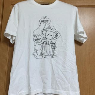 ユニクロ(UNIQLO)のTシャツ ユニクロ KAWS セサミストリート(Tシャツ/カットソー(半袖/袖なし))