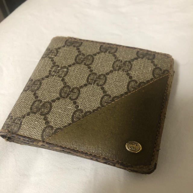 Gucci - gucci二つ折り財布の通販 by あゆみ's shop