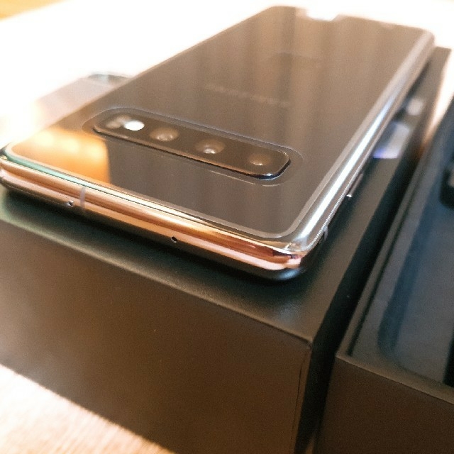 SAMSUNG(サムスン)のSamsung Galaxy S10 Fullbox 美品 スマホ/家電/カメラのスマートフォン/携帯電話(スマートフォン本体)の商品写真