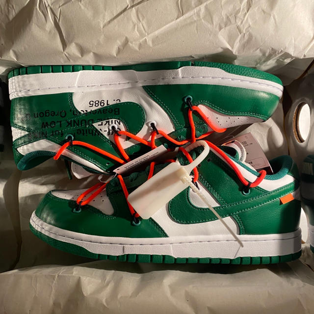 OFF-WHITE × NIKE SB DUNK LOW COLLECTION