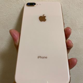 アップル(Apple)のiPhone 8 Plus Gold 64 GB docomo 故障あり(スマートフォン本体)