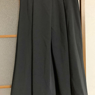 ジーユー(GU)のHana 様専用　　GU 黒フレアスカート　美品(ロングスカート)