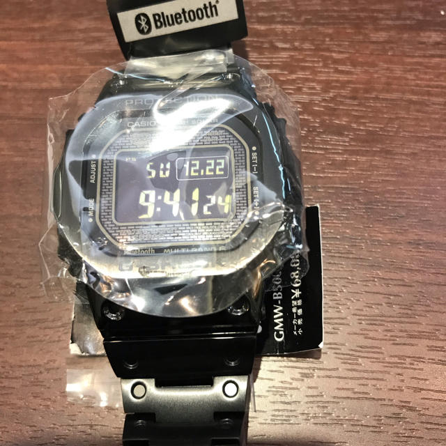 カシオG-SHOCK GMW-B5000GD-1JF 定価68,000円税別