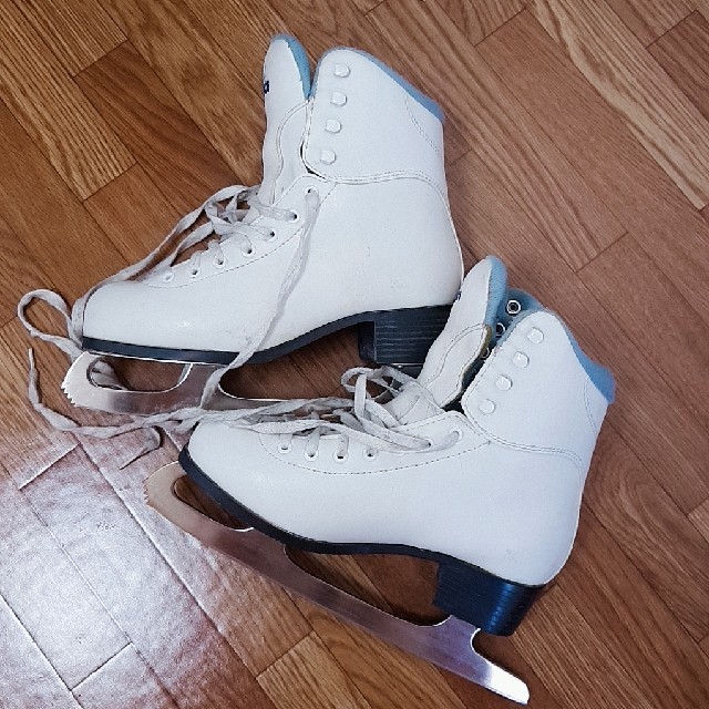 フィギュアスケート靴 Softskate の通販 by ドリー's shop｜ラクマ
