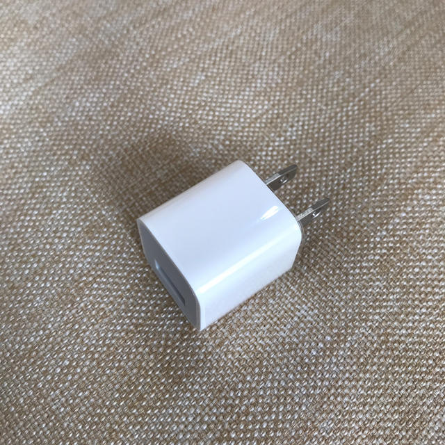 Apple(アップル)のUSB電源アダプタ スマホ/家電/カメラのスマホアクセサリー(その他)の商品写真