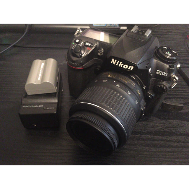 Nikon ニコン D200 + AF-s G VR 18-55mm レンズ付