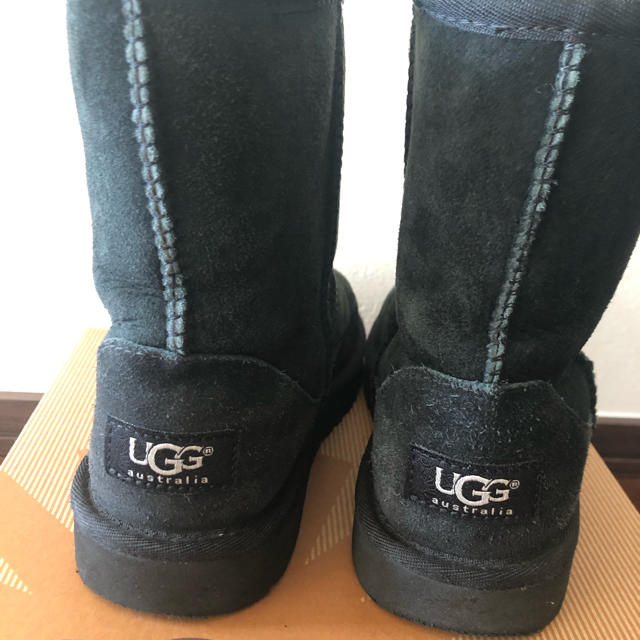 UGG(アグ)のUGGアグーブーツ　20センチ　ブラック キッズ/ベビー/マタニティのキッズ靴/シューズ(15cm~)(ブーツ)の商品写真