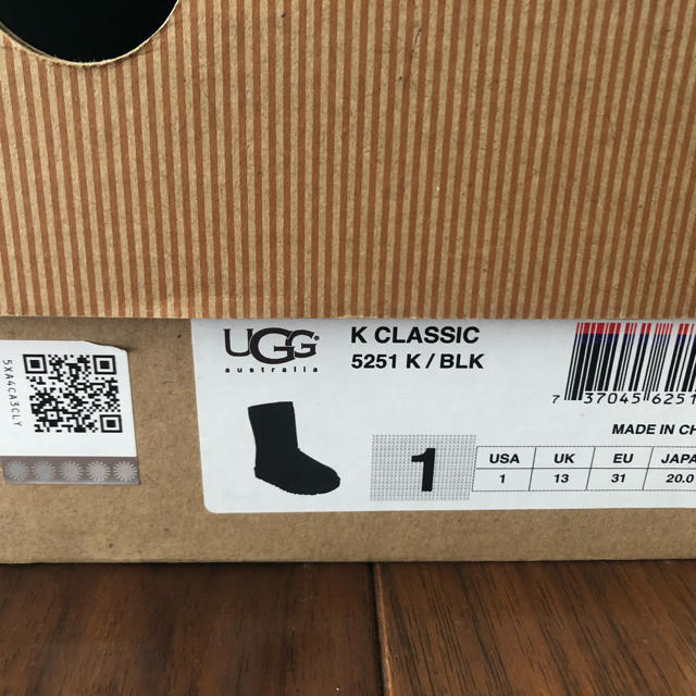 UGG(アグ)のUGGアグーブーツ　20センチ　ブラック キッズ/ベビー/マタニティのキッズ靴/シューズ(15cm~)(ブーツ)の商品写真