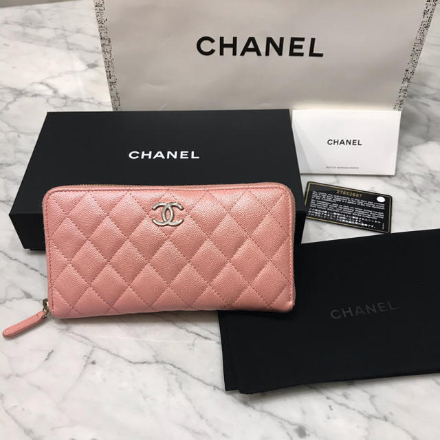 CHANEL(シャネル)の正規品　2019春　シャネル　長財布　定価14万円 レディースのファッション小物(財布)の商品写真